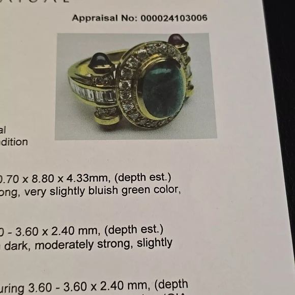 Women's 18kt Gold & Diamonds Halo Ring $13835.00 - Picture 7 of 9